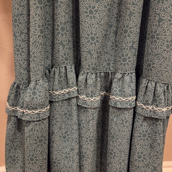 Summery Green Ruffle Dress - Picture 6 of 6